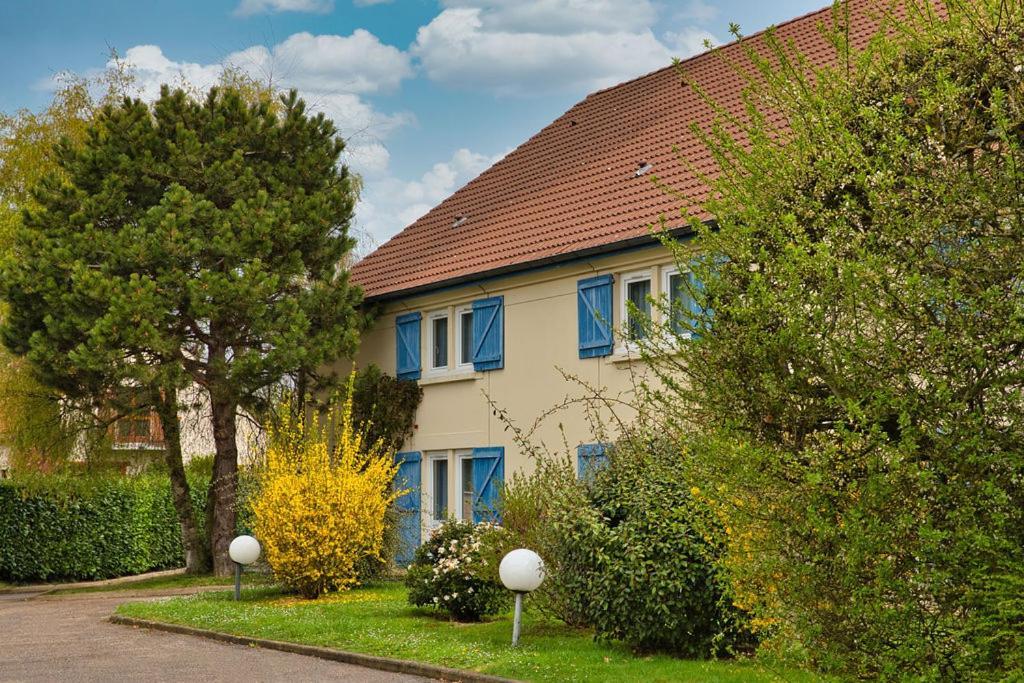 Sure Hotel By Best Western Plaisir Exterior foto