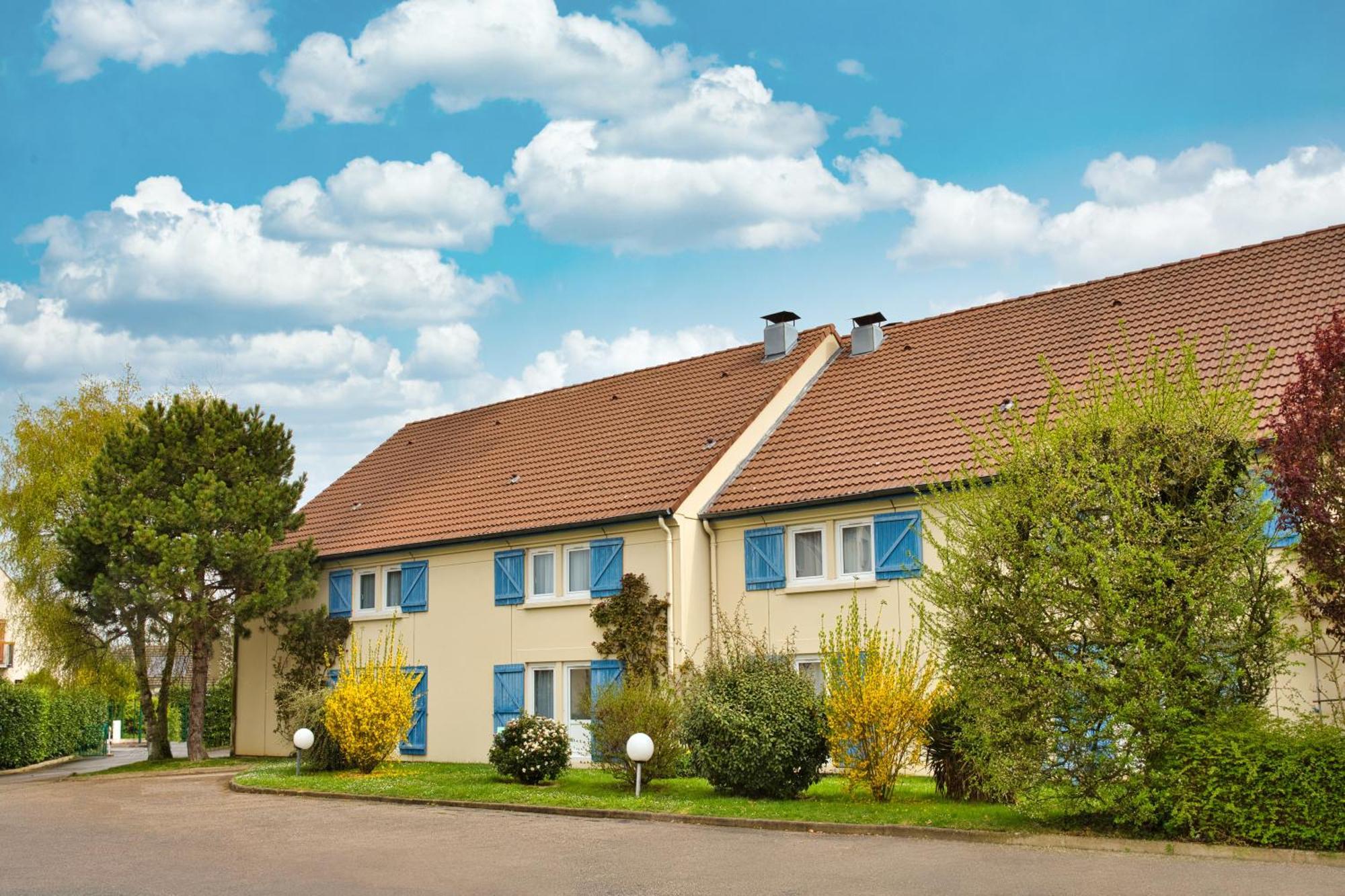 Sure Hotel By Best Western Plaisir Exterior foto